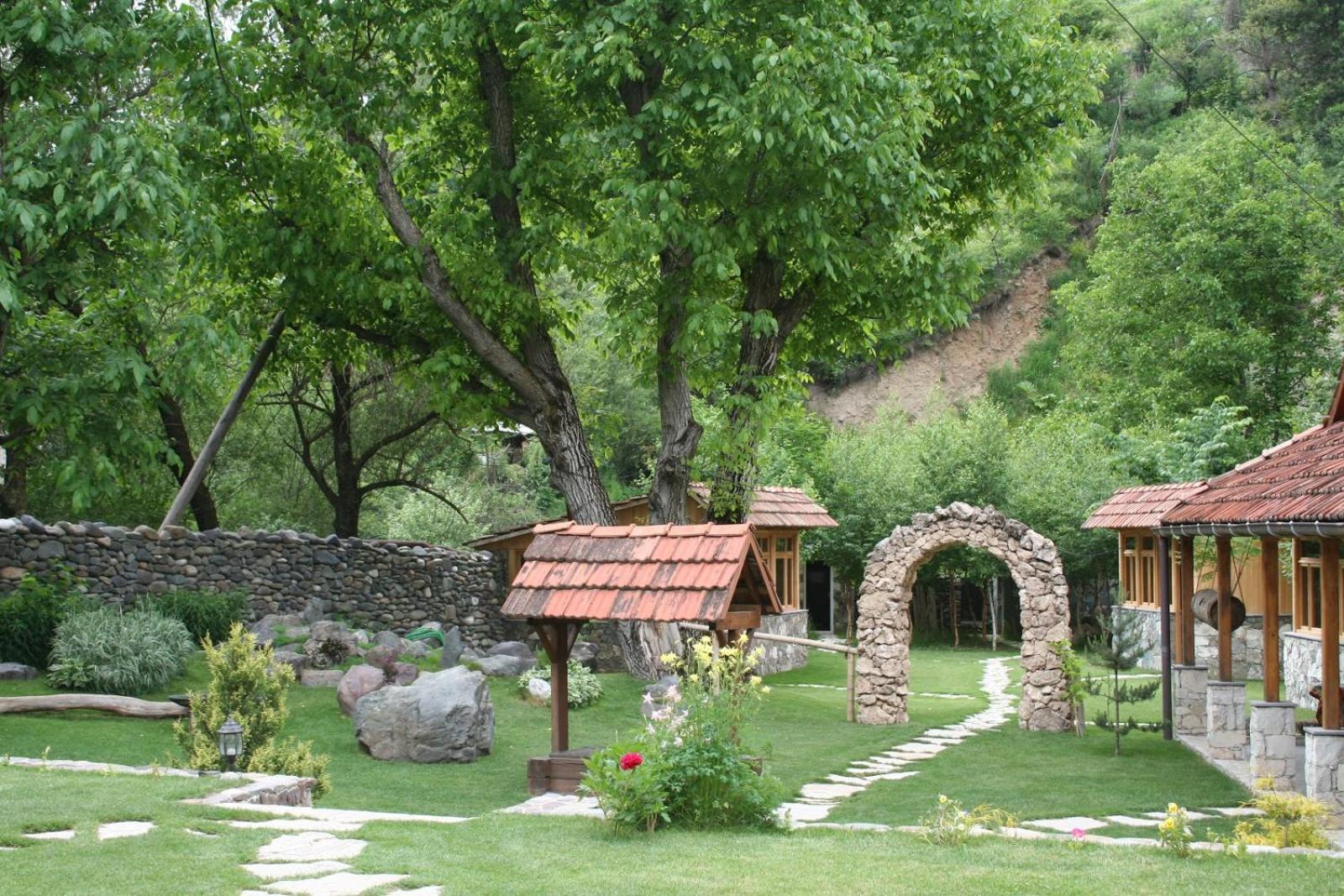 לינה וארוחת בוקר דיליג'אן Eco Garden מראה חיצוני תמונה