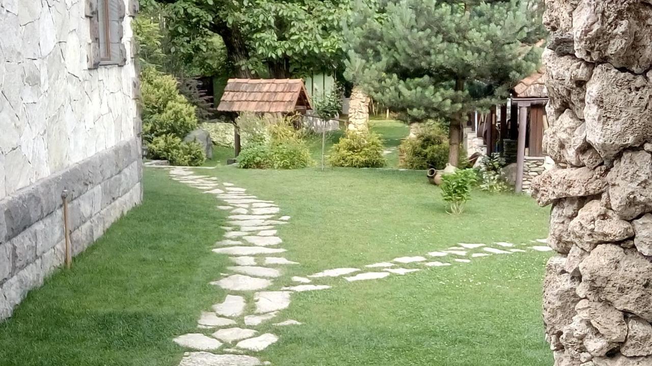 לינה וארוחת בוקר דיליג'אן Eco Garden מראה חיצוני תמונה